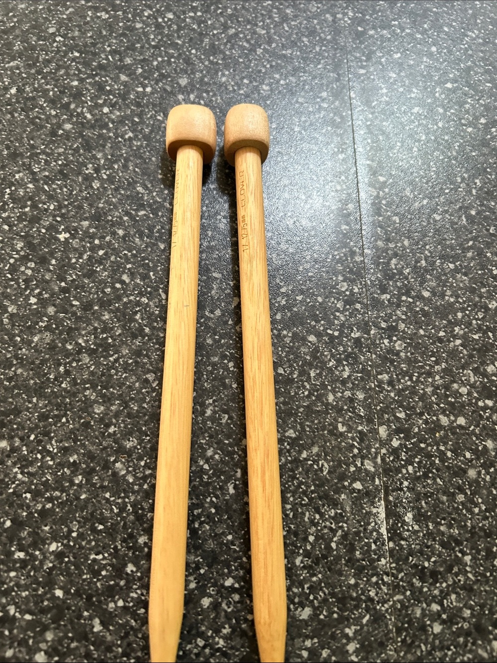 Wooden Knitting Needles with Rounded Caps - Natural | US 17 / 12.75 mm